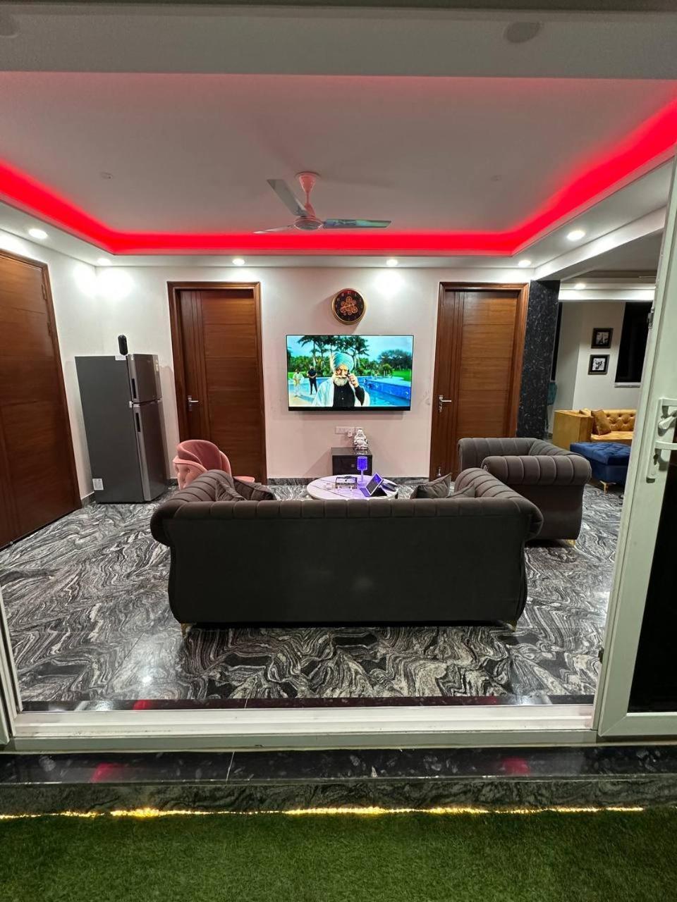 Soqu - South Of Qutub 3bhk Luxury Apartment New Delhi
